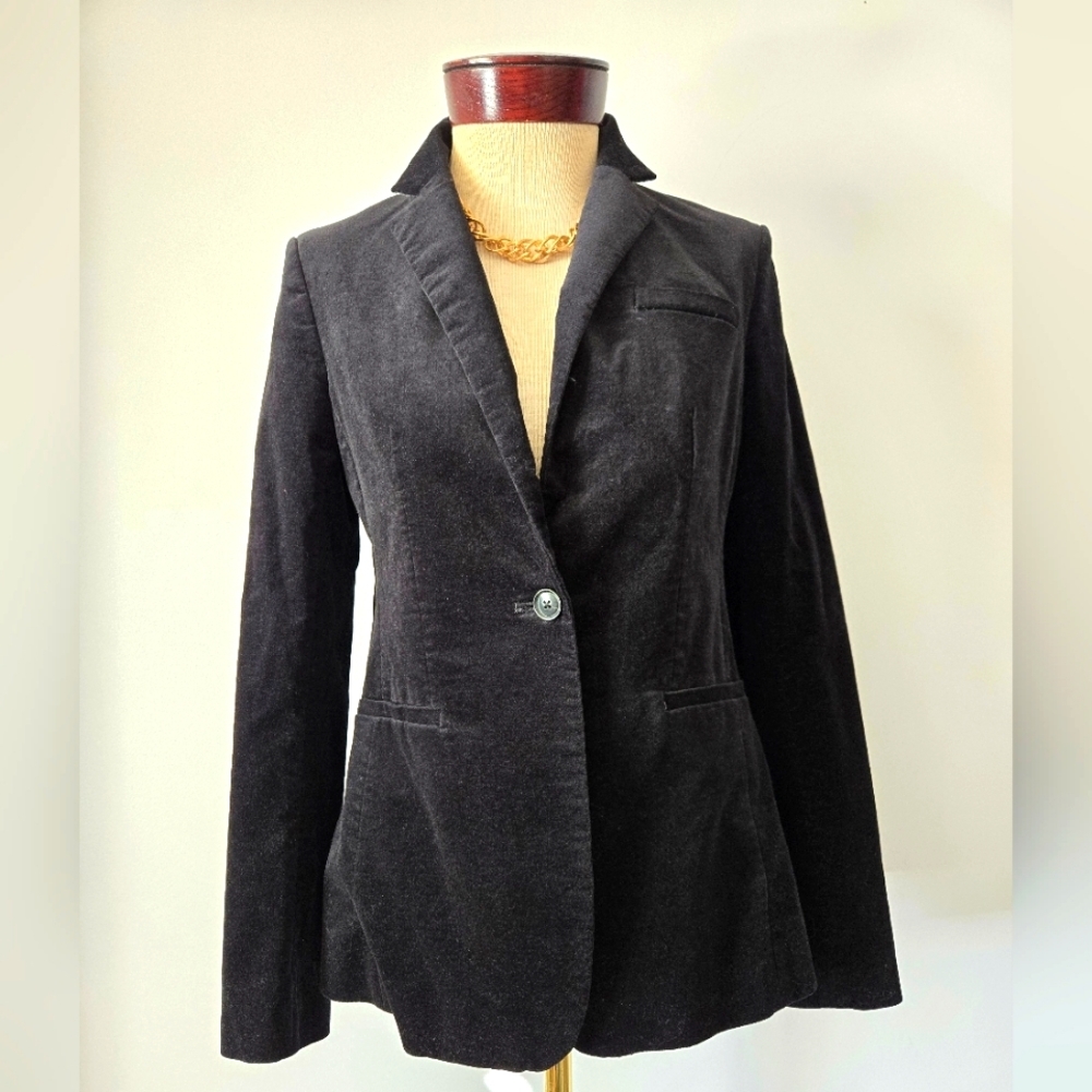 Banana Republic Long And Lean Black Velvet Blazer. Size 2